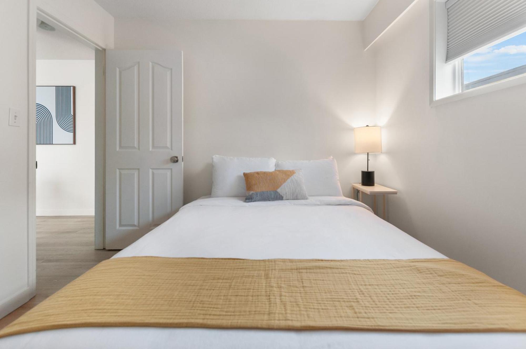 Okanagan Lakefront Resort Пентиктън Екстериор снимка