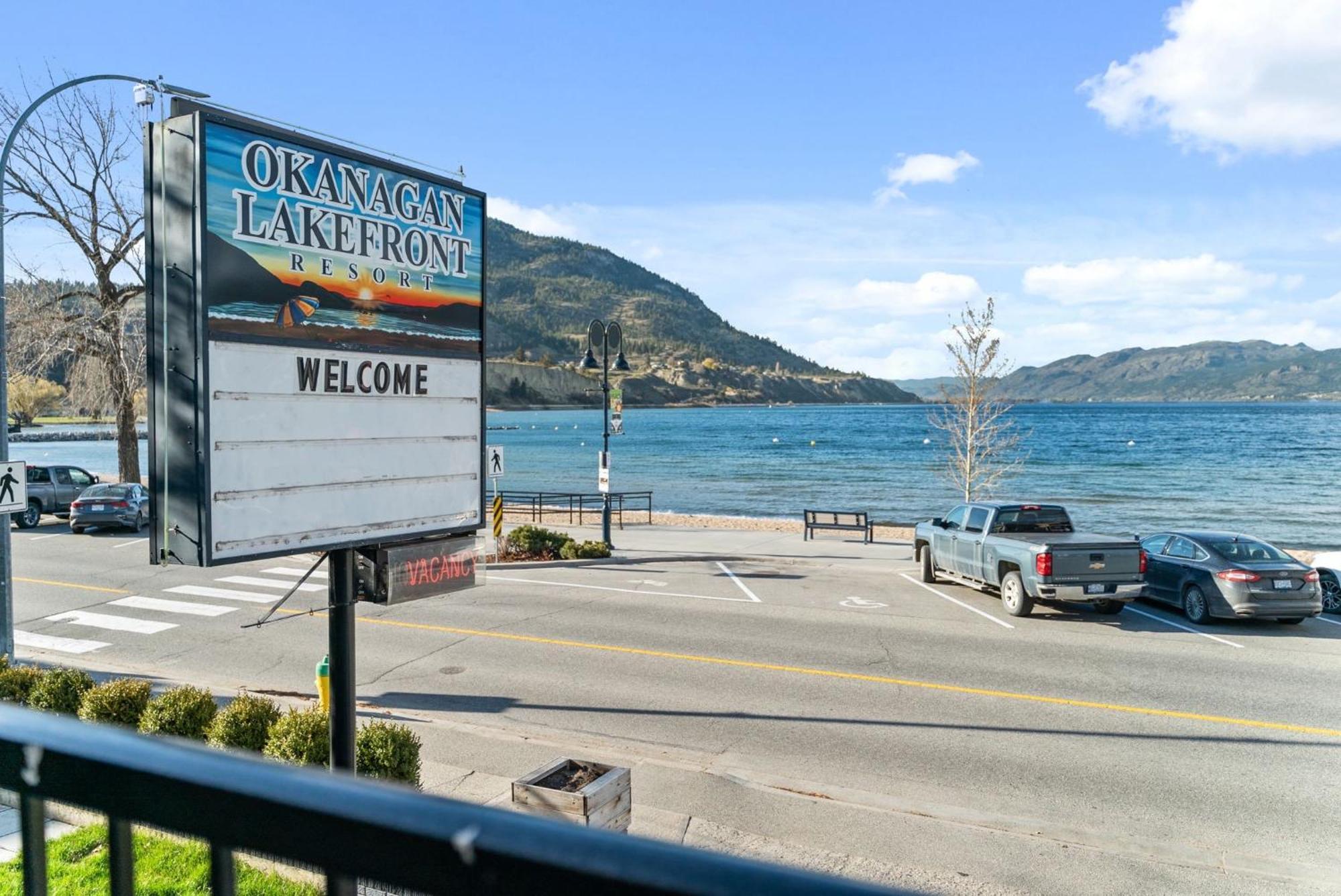 Okanagan Lakefront Resort Пентиктън Екстериор снимка