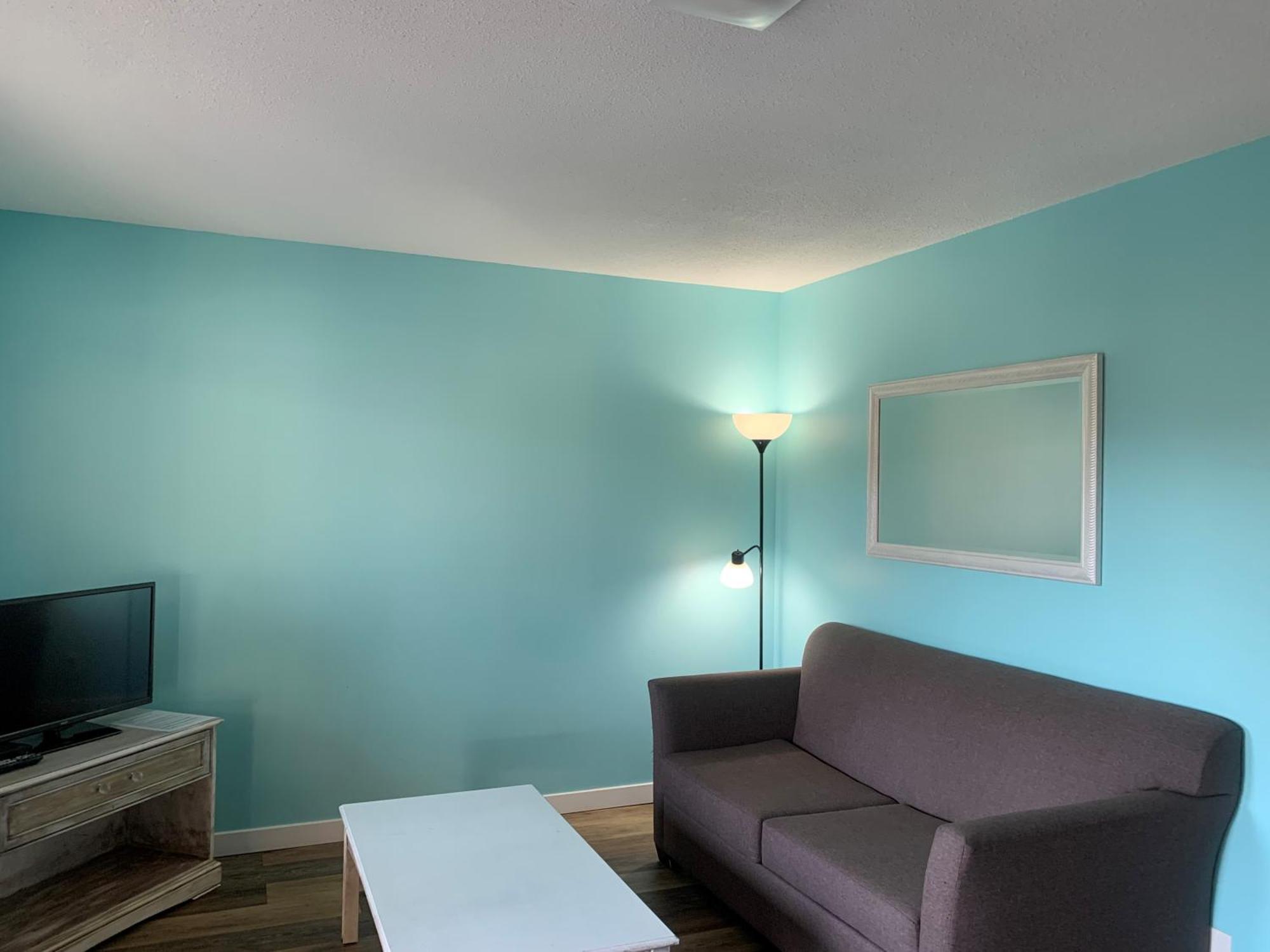Okanagan Lakefront Resort Пентиктън Екстериор снимка